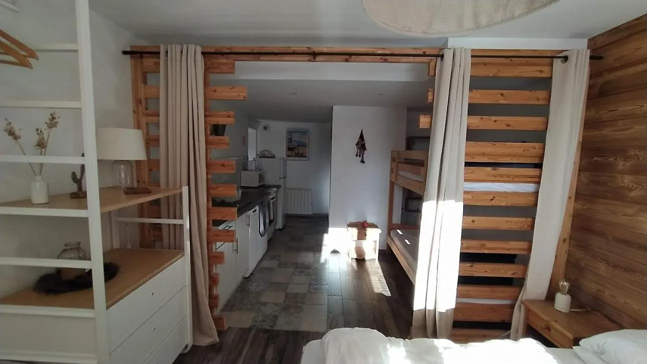 Chez Alphonse Apartment Thones 0*,  France